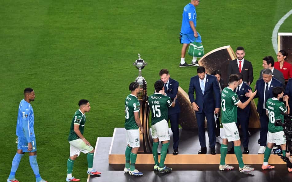 Após investimento recorde, Palmeiras busca virada de chave