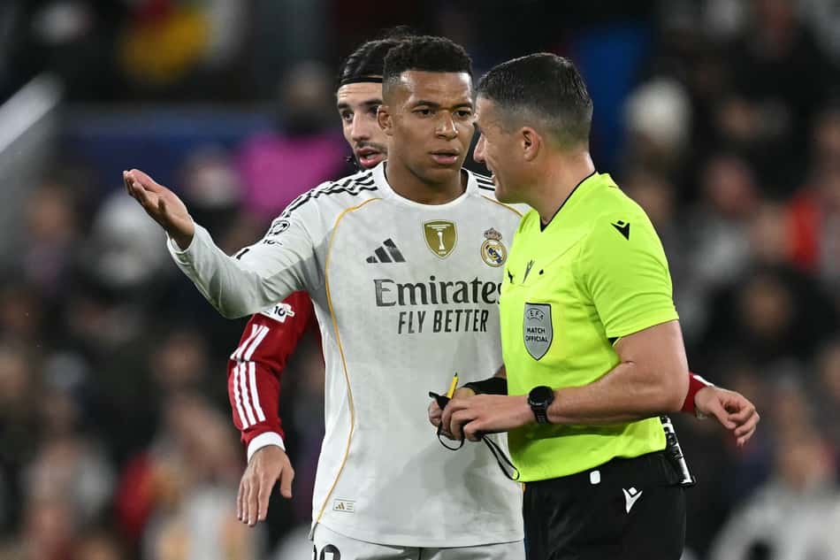 Kylian Mbappé em ação pelo Real Madrid (Foto: Paul ELLIS / AFP)
