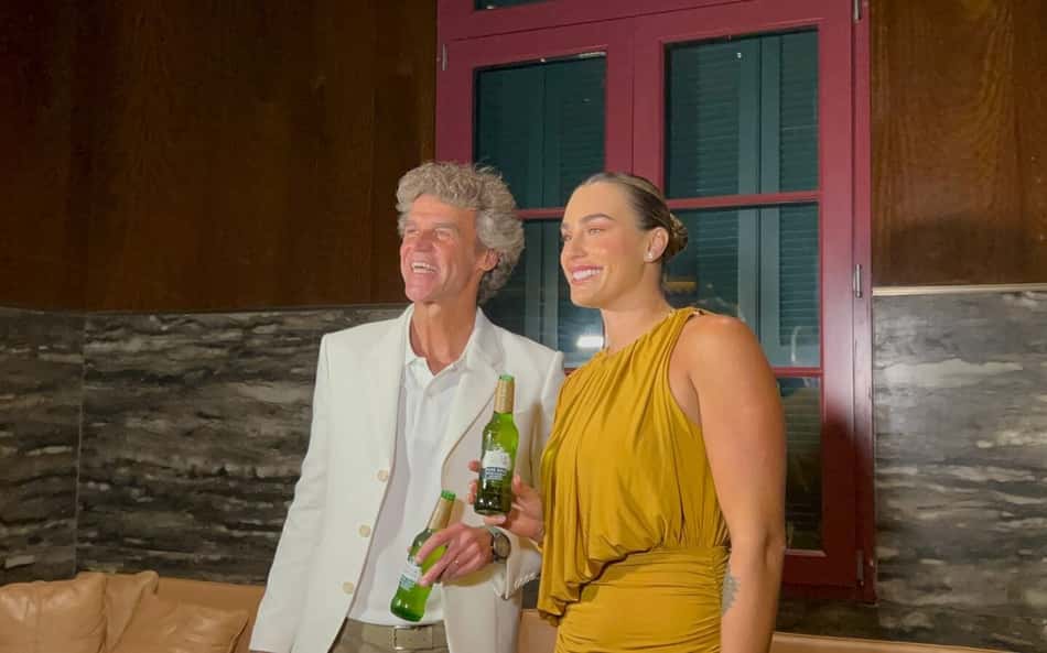 Guga comemora 25 anos de título em Lisboa ao lado de Sabalenka