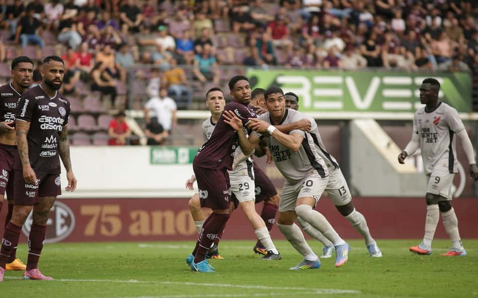 Athletico Paranaense venceu a Ferroviária na Série B (Foto: Vinicius Silva/Agif/Gazeta Press)