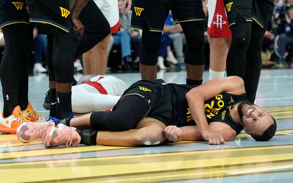 Stephen Curry sofre lesão contra Rockets e vira dúvida na NBA