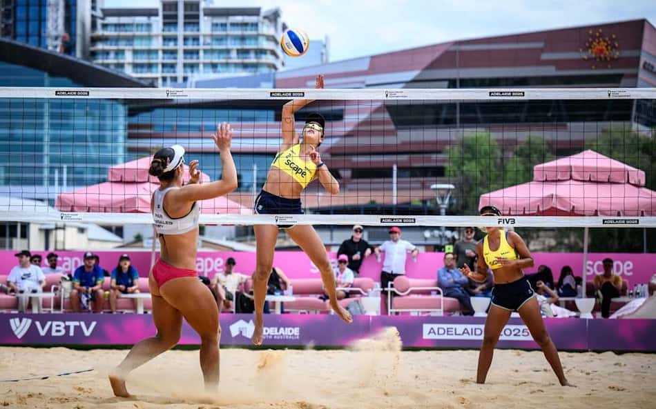 Thâmela e Vic no Mundial de Vôlei de Praia (Foto: Volleyball World)