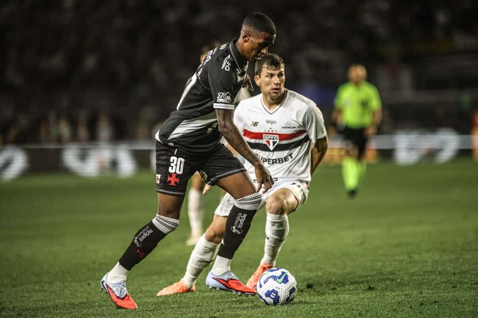 Vasco e Sao Paulo se enfrentam em São Januário pelo Brasileirão (Foto: Thiego Mattos/Pera Photo Press/Gazeta Press)
