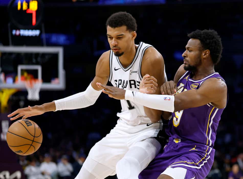 Departamento médico da NBA está cheio de estrelas; veja os jogadores lesionados