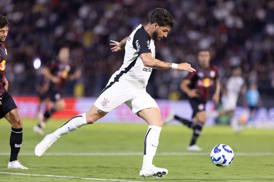 Yuri Alberto em ação no jogo do Corinthians contra o Bragantino pelo Brasileirão (Foto: Arthur Mathias /Mochila Press/ Gazeta Press)
