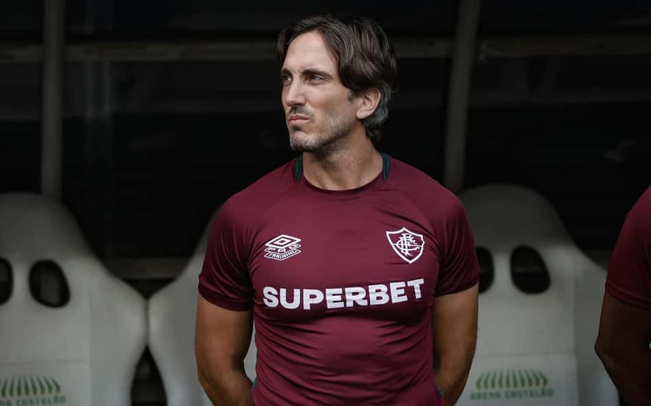 Zubeldía surpreende em lista de relacionados do Fluminense