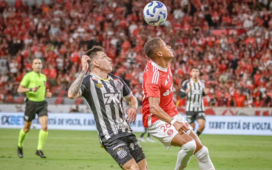 Vitinnho, do Internacional, e Escobar, do Santos