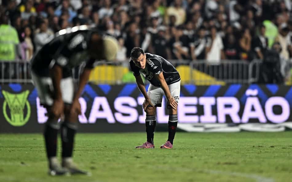 Lucas Piton sofreu lesão no joelho e preocupa o Vasco (Foto: André Fabiano/Código 19/Gazeta Press)