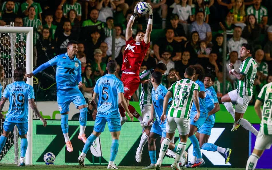 Gabriel Brazão acumula 54 jogos com a camisa do Santos nesta temporada. (Foto: Luiz Erbes/ Agif/Gazeta Press)