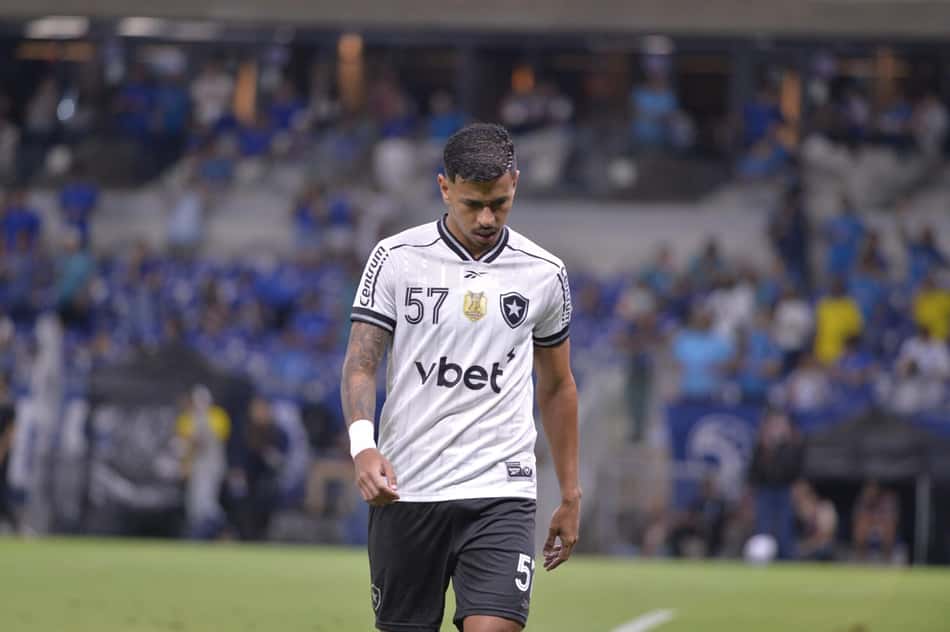 David Ricardo desfalcará o Botafogo contra o Fortaleza (Foto: Araceli Souza/MyPhoto Press/Gazeta Press)