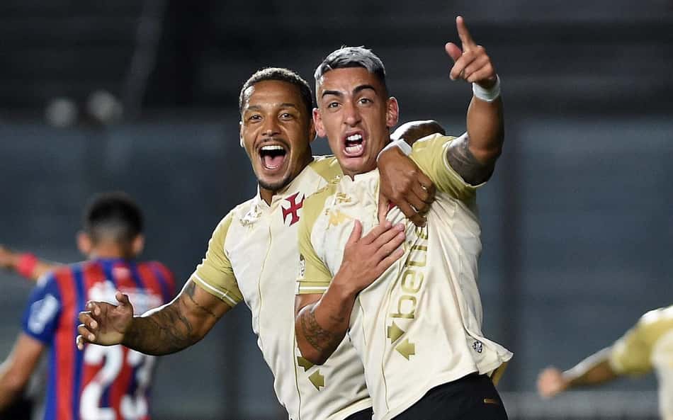 Puma ao lado de David após marcar contra o Bahia (Foto: Alexandre DurÃ£o/ZIMEL PRESS)