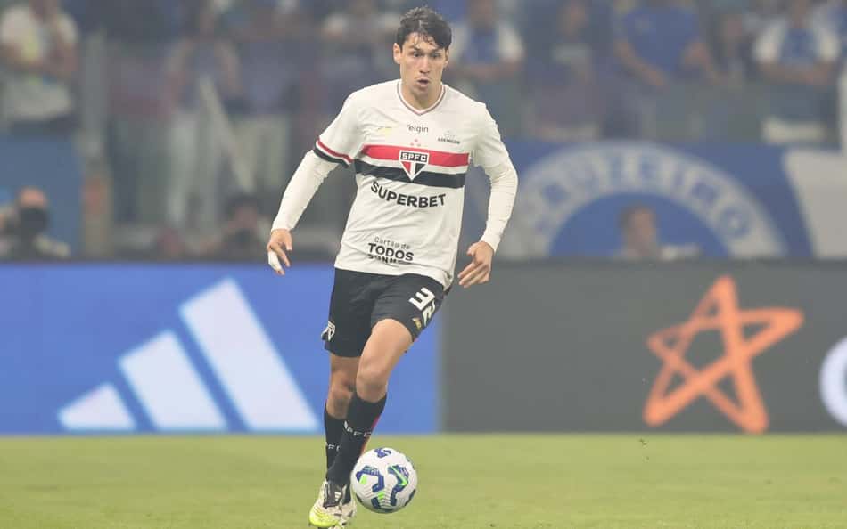 Ferraresi, do São Paulo, entrou na mira do Botafogo (Foto: Gilson Lobo/Agif/Gazeta Press)