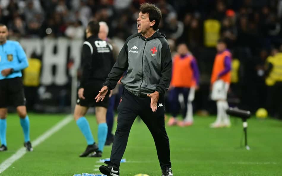 Fernando Diniz em Corinthians x Vasco (Foto: Eduardo Carmim/Photo Premium/Gazeta Press)