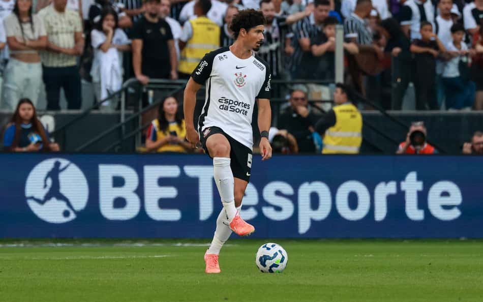 André Ramalho em ação pelo Corinthians