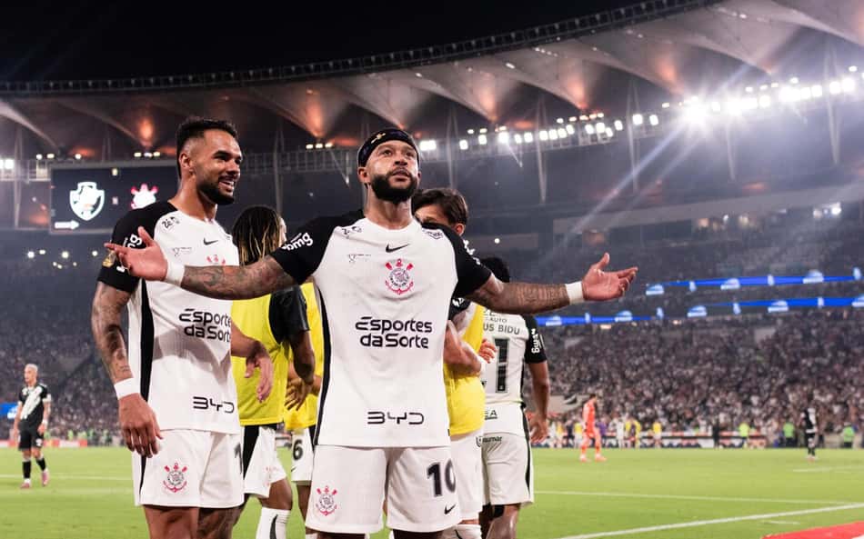 Torcedores se declaram a Memphis durante Vasco x Corinthians: 'Sensacional'