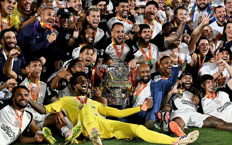 Rivais apontam culpado pelo título do Corinthians: 'Tragédia'