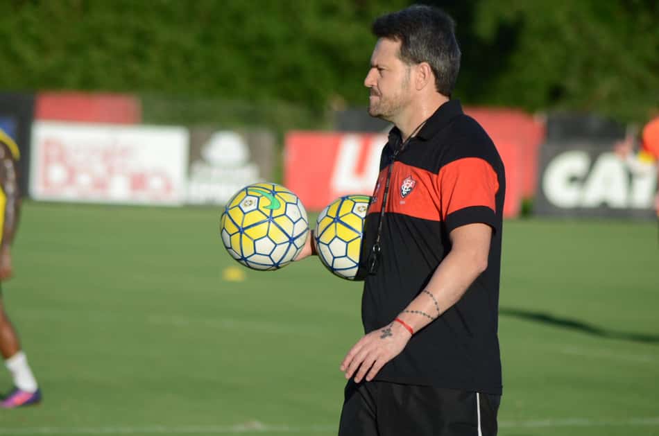 Argel Fuchs treinou o Vitória em 2016 (Foto: Francisco Galvão / EC Vitória)