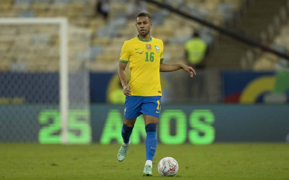 Atlético-MG confirma oficialmente acordo com o lateral-esquerdo Renan Lodi