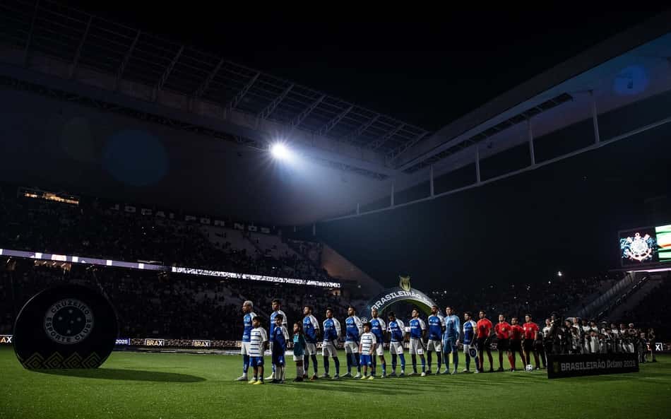 Corinthians e Cruzeiro se enfrentam na Neo Química Arena (Foto: Marco Galvão/Cruzeiro)
