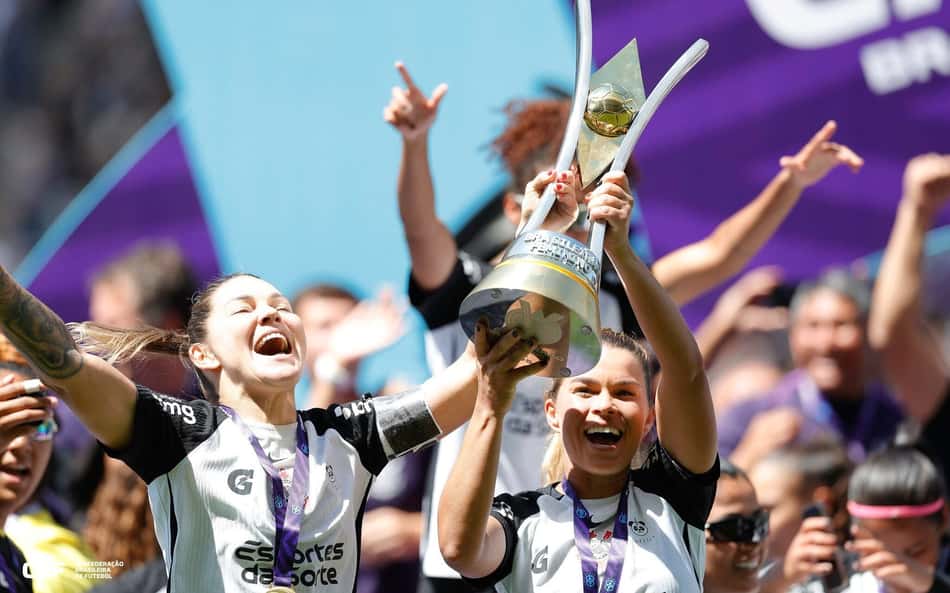 Gabi Zanotti e Tamires, duas das mais experientes jogadoras do Corinthians. (Foto: Rafael Ribeiro/CBF)