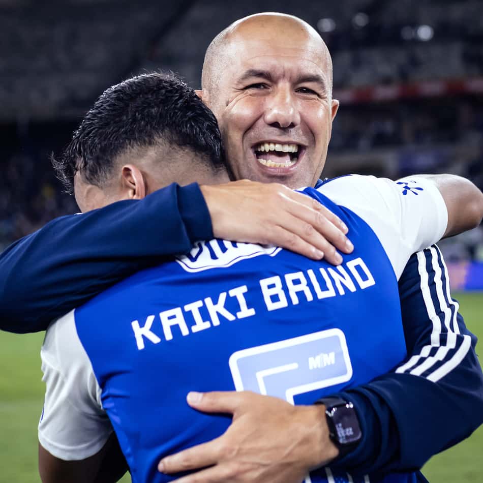 Kaiki e Leonardo Jardim (Foto: Gustavo Aleixo/Cruzeiro)