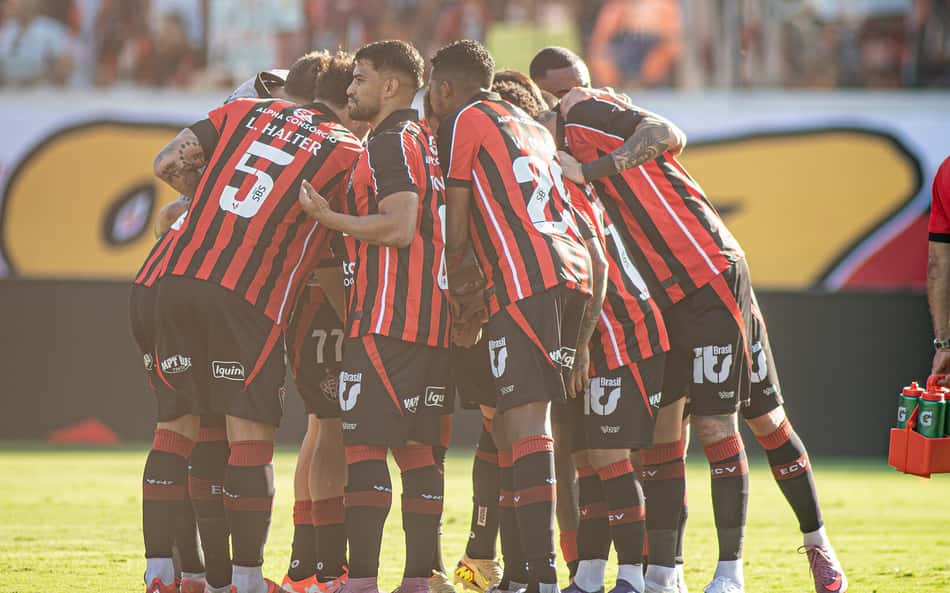 Torcida do Vitória elege goleiro como destaque e avalia campanha no Brasileirão