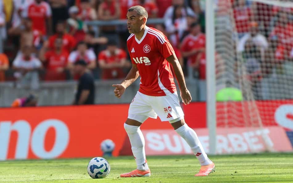 Seis jogadores do Internacional têm contrato terminando