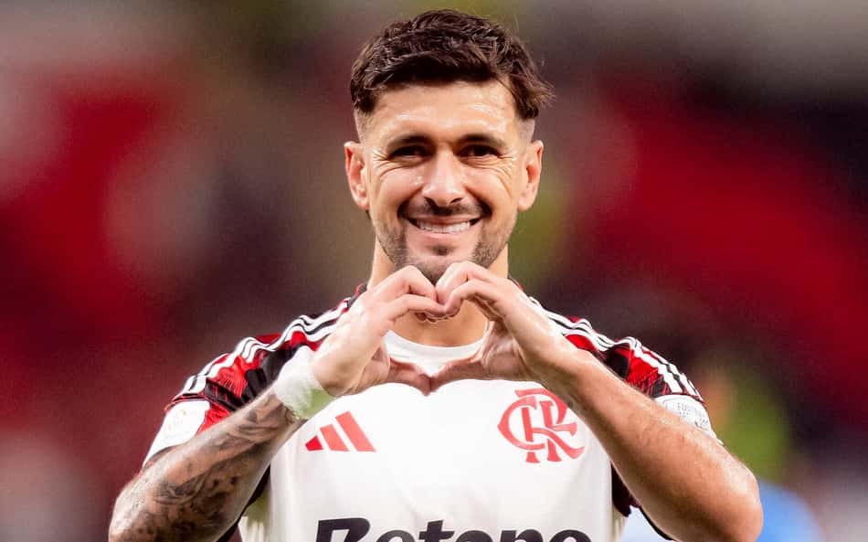 Com atuação brilhante, Arrascaeta faz Flamengo dar mais um passo em busca do mundo de novo