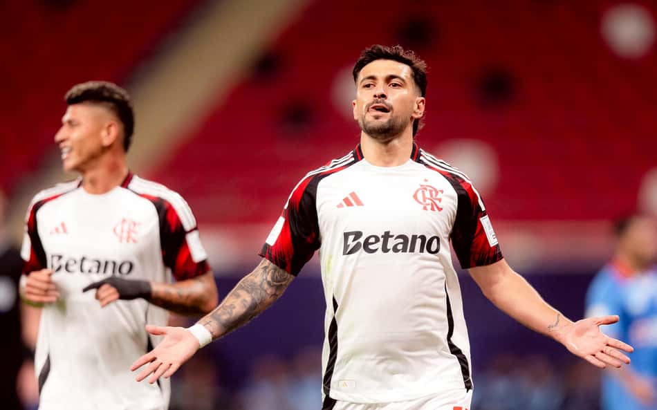 Autor dos gols na vitória do Flamengo no Mundial, Arrascaeta celebra ano: 'Não posso pedir mais nada'