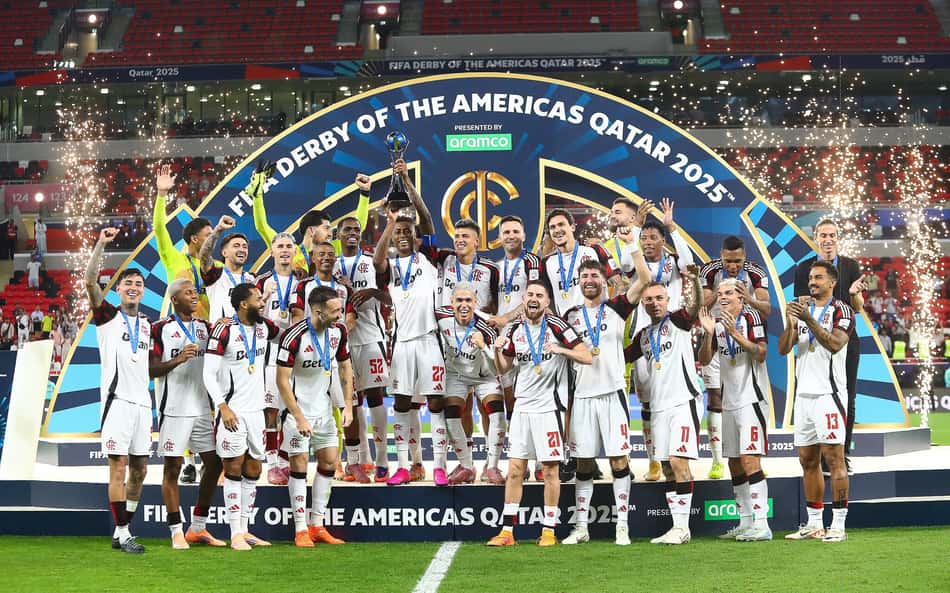 Jogadores do Flamengo comemoram a conquista do Derby das Américas (Foto: Gilvan de Souza/Flamengo)