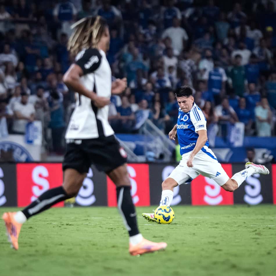 Lucas Villalba, zagueiro do Crueiro (Foto: Gustavo Aleixo/Cruzeiro) 
