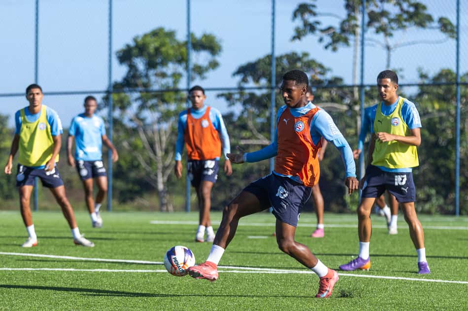 Atletas do sub-20 do Bahia treinam no CT Evaristo de Macedo (Foto: Rafael Rodrigues / EC Bahia)
