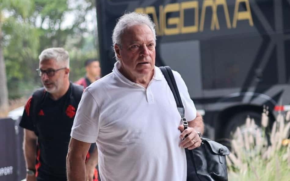 Abel Braga, técnico do Internacional, na chegada a Guarulhos
