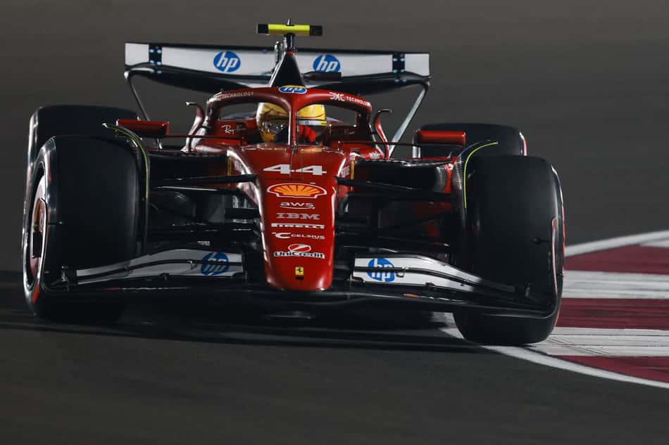 Lewis hamilton no GP do Catar de F1 (Foto: Karim Jaafar / AFP)