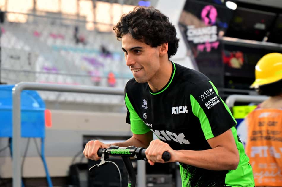 Gabriel Bortoleto no GP do Catar (Foto: Andrej ISAKOVIC / AFP)