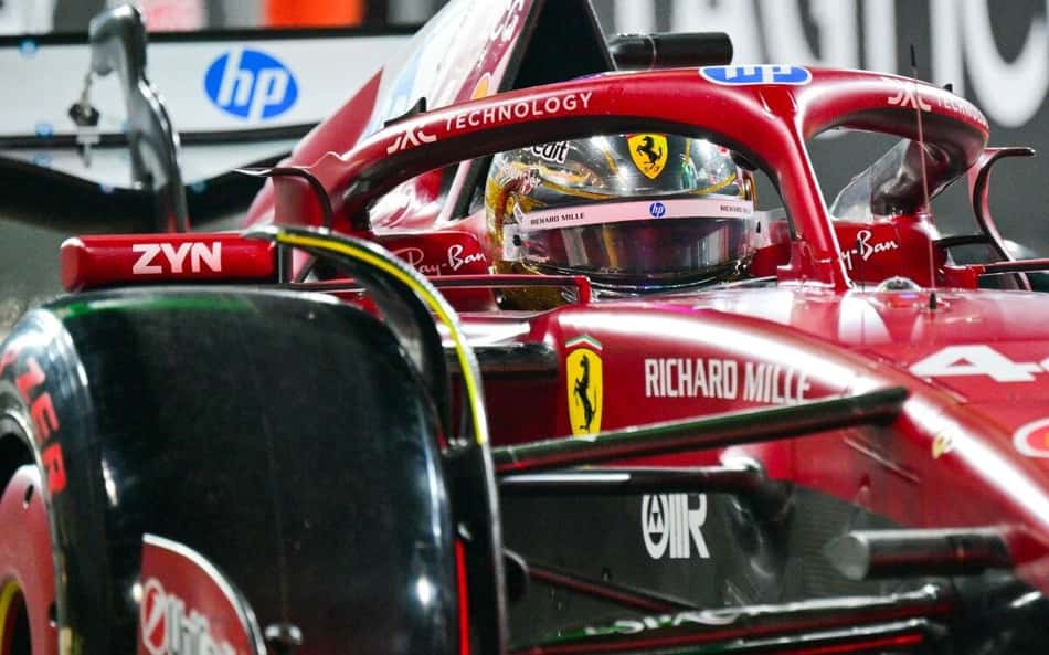 Lewis Hamilton foi eliminado no Q1 do GP de Abu Dhabi (Foto: Andrej ISAKOVIC / AFP)