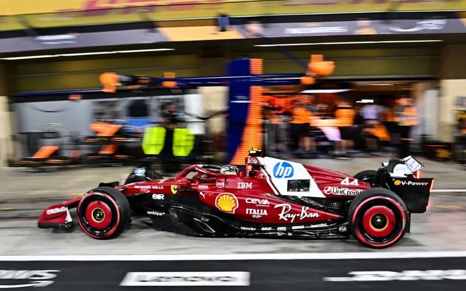 Ferrari não descarta troca do engenheiro de Hamilton para F1 2026