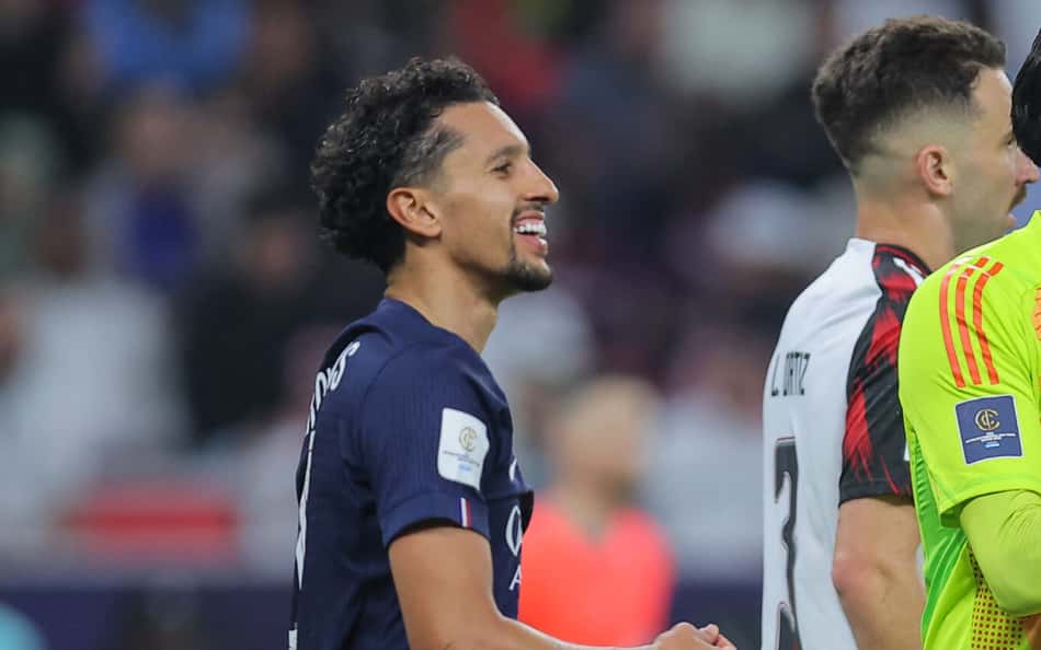Marquinhos em ação em PSG x Flamengo (Foto: Karim JAAFAR / AFP)