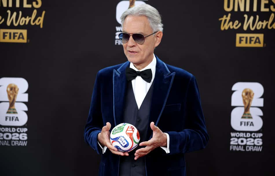 Andrea Bochelli no sorteio da Copa do Mundo