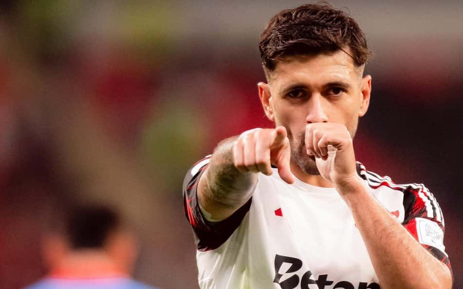 Arrascaeta comemora gol marcado pelo Flamengo contra o Cruz Azul, pelo Mundial