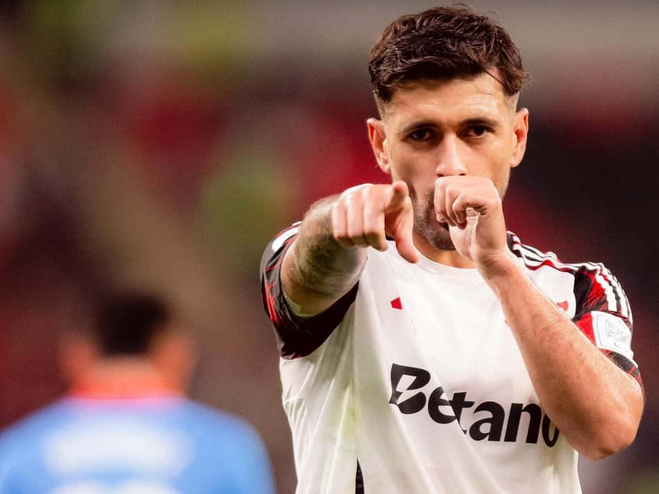 Arrascaeta comemora gol marcado pelo Flamengo contra o Cruz Azul, pelo Mundial
