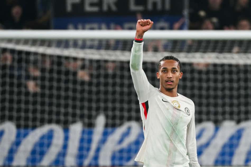 João Pedro comemorando o gol do Chelsea na Champions League (Foto: Alberto Pizzoli/AFP)