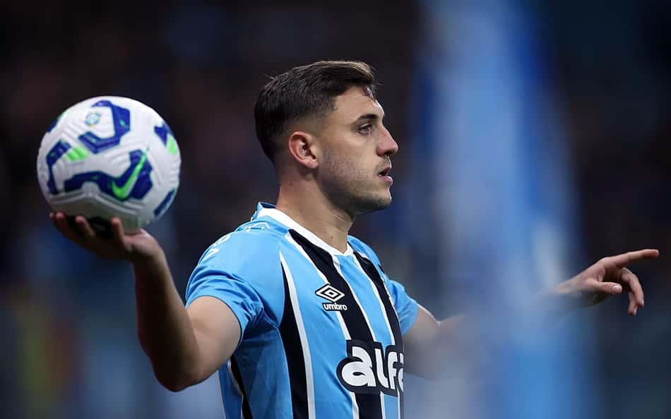 Grêmio recebe consultas de times da Série A por volante Camilo
