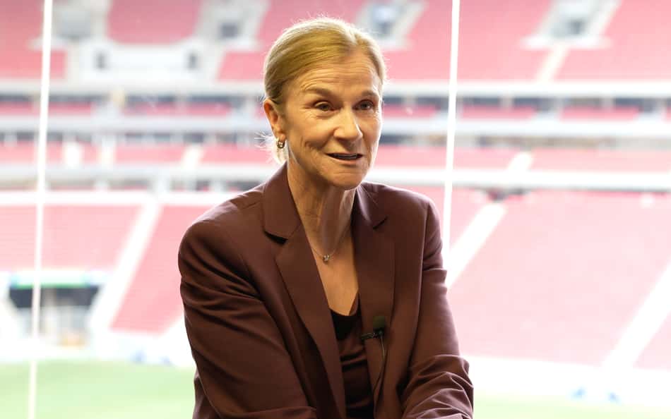 Fifa admite déficit e promove ações de incentivo para mulheres treinadoras e líderes no futebol feminino
