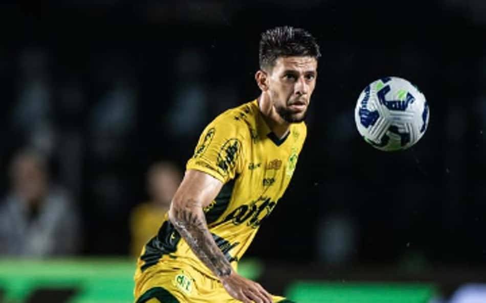 Ex-Mirassol desembarca no RJ para realizar exames assinar com o Fluminense