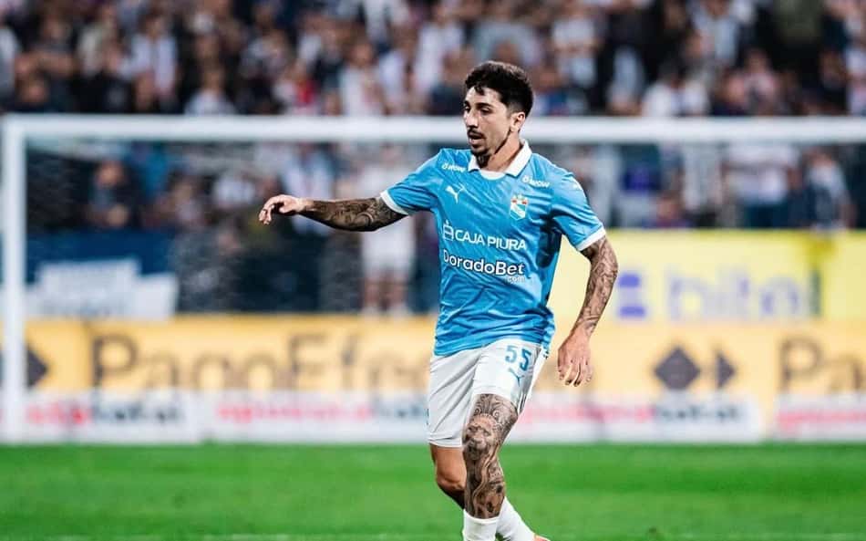 Gustavo Cazonatti em ação pelo Sporting Cristal, do Peru (Foto: Reprodução)