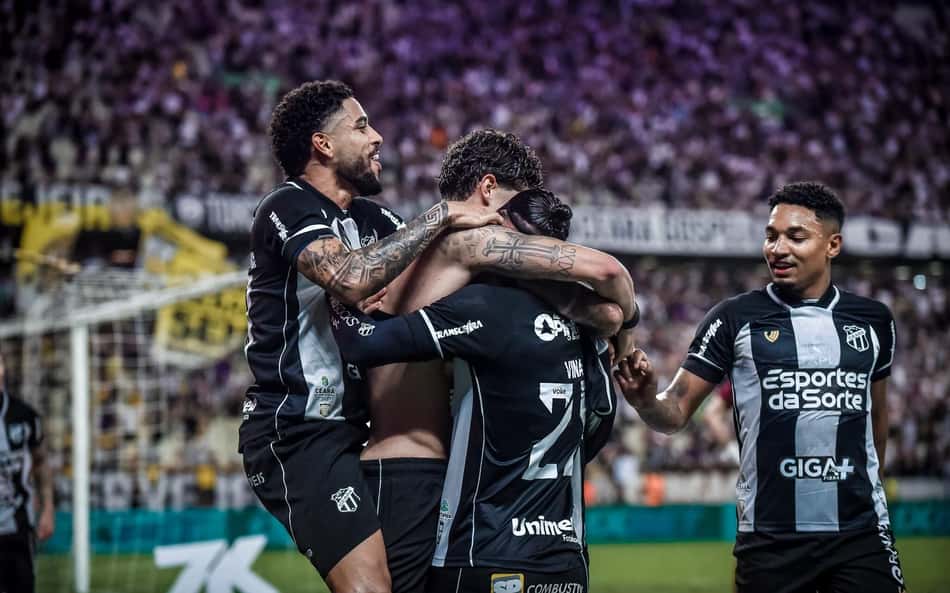 Partida entre Ceará e Fluminense, pelo Brasileirão (Foto: Thiago Juvencio/Photo Premium/Gazeta Press)