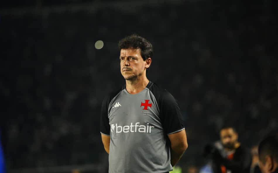 Fernando Diniz, treinador do Vasco, em jogo do Brasileirão