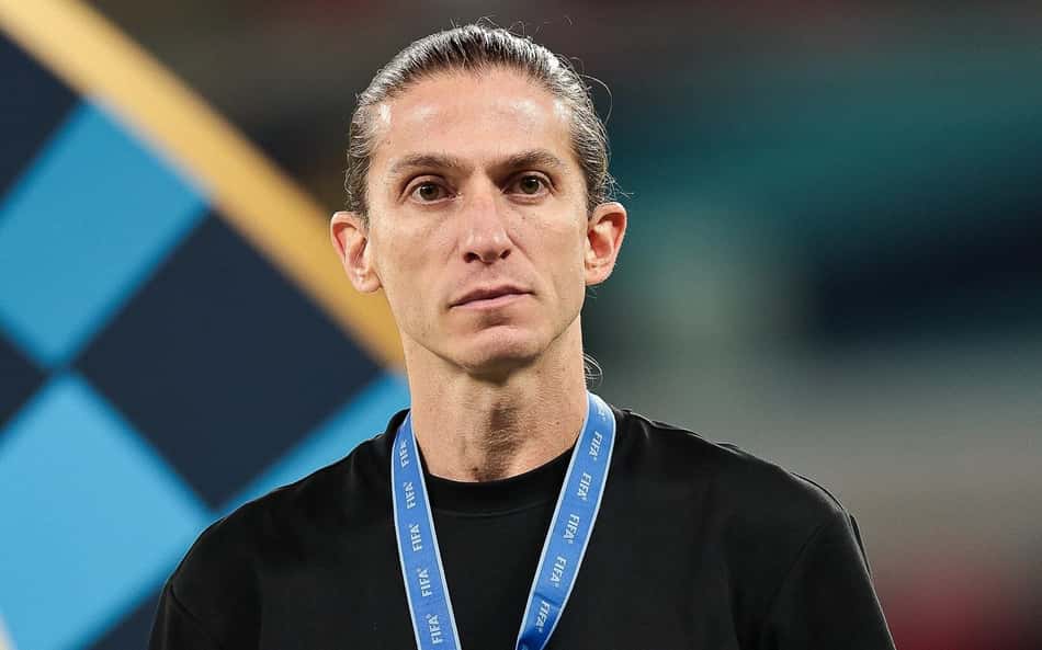 Torcedores do Flamengo mandam recado a Filipe Luís antes da final do Mundial