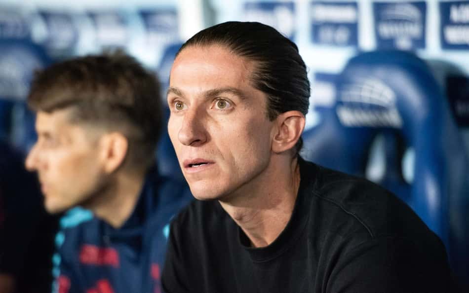 Flamengo comete gafe em anúncio de renovação com Filipe Luís: 'Vazou'